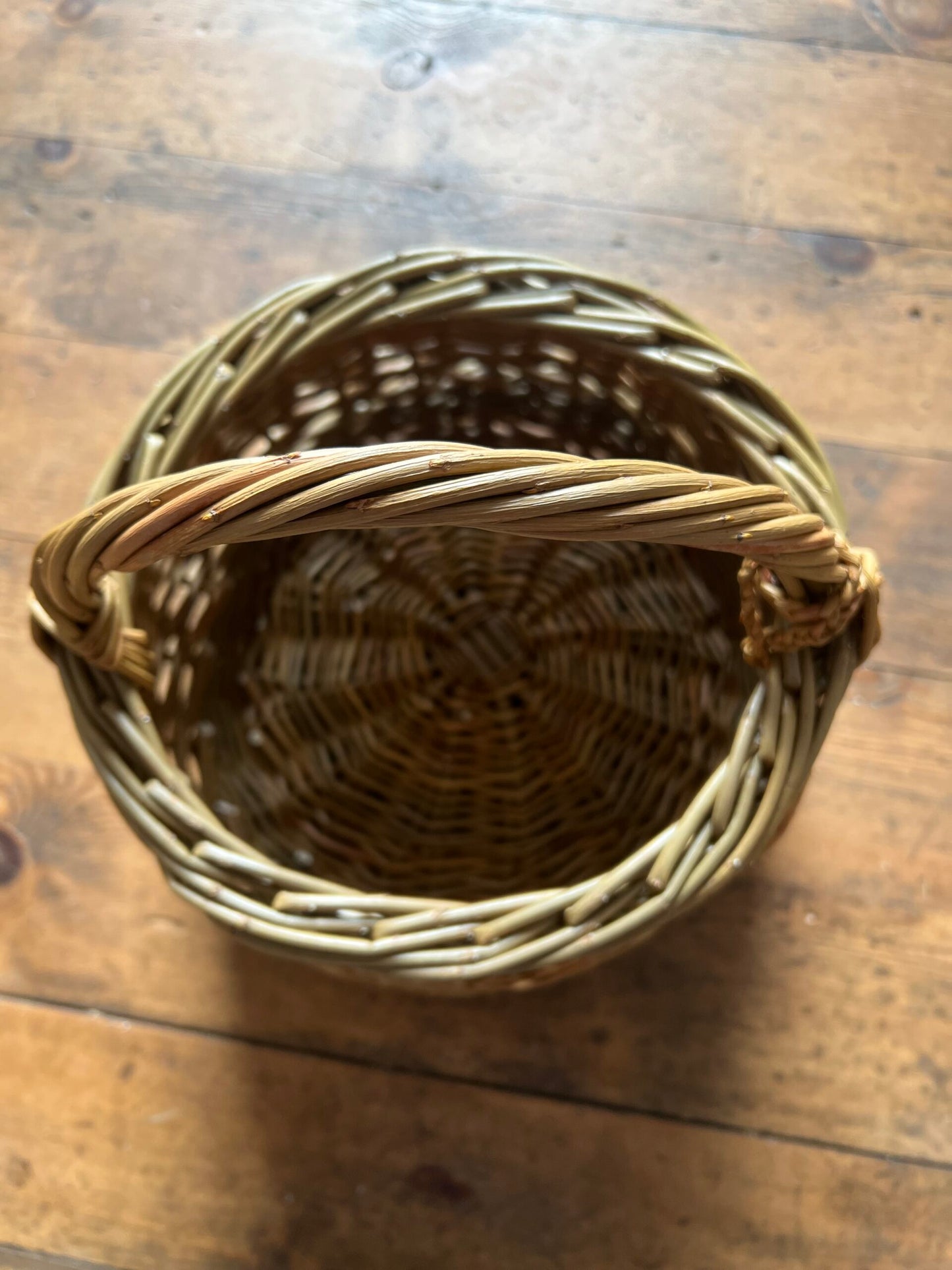 Round English Shopping Basket Course with Joe Gregory